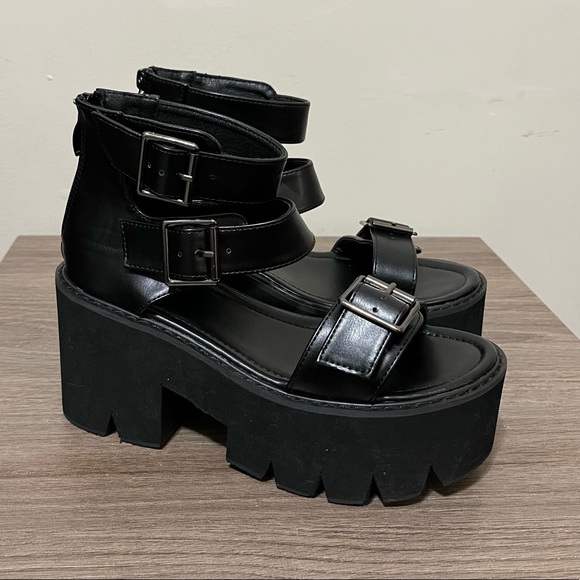 SOLD———————-Black Buckle Platform Sandals Chunky Heel Gothic Punk Ankle Strap - Picture 2 of 12